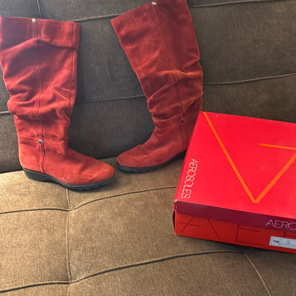 Aerosoles Red supersonic wedge boot 7.5